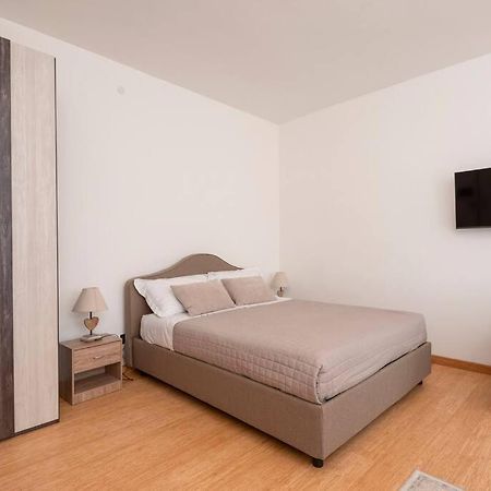 Studio Suite 16 Bergamo Bagian luar foto