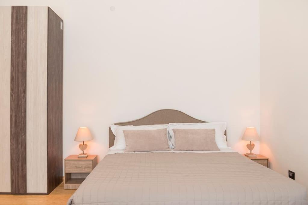 Studio Suite 16 Bergamo Bagian luar foto